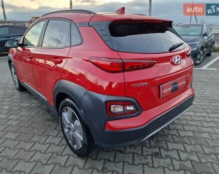 Красный Хендай Kona, объемом двигателя 0 л и пробегом 104 тыс. км за 17800 $, фото 2 на Automoto.ua