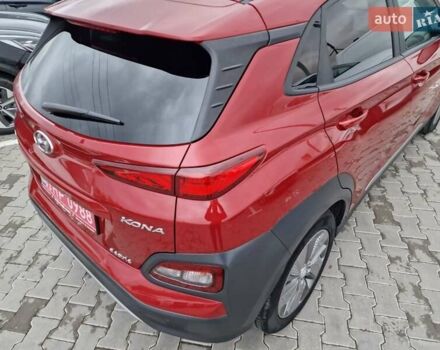 Красный Хендай Kona, объемом двигателя 0 л и пробегом 101 тыс. км за 16200 $, фото 12 на Automoto.ua
