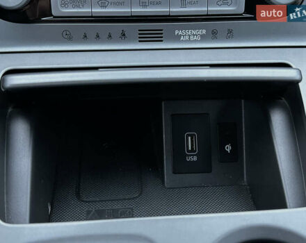 Красный Хендай Kona, объемом двигателя 0 л и пробегом 135 тыс. км за 17990 $, фото 44 на Automoto.ua