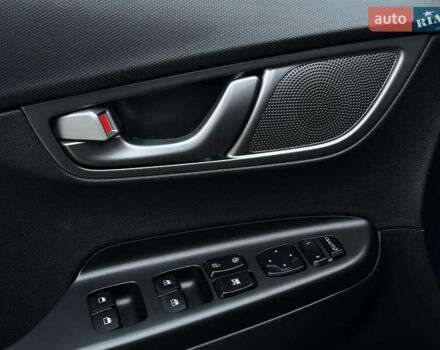 Красный Хендай Kona, объемом двигателя 0 л и пробегом 135 тыс. км за 17990 $, фото 30 на Automoto.ua