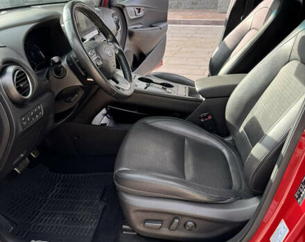 Червоний Хендай Kona, об'ємом двигуна 0 л та пробігом 94 тис. км за 17800 $, фото 4 на Automoto.ua