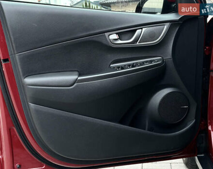 Красный Хендай Kona, объемом двигателя 0 л и пробегом 135 тыс. км за 17990 $, фото 29 на Automoto.ua