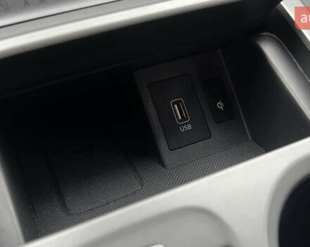 Красный Хендай Kona, объемом двигателя 0 л и пробегом 70 тыс. км за 19917 $, фото 26 на Automoto.ua