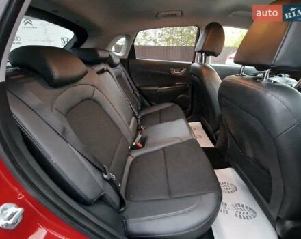 Красный Хендай Kona, объемом двигателя 0 л и пробегом 101 тыс. км за 16200 $, фото 24 на Automoto.ua