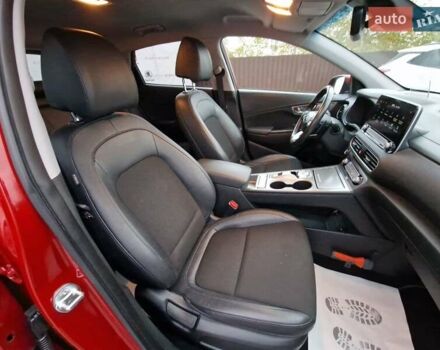 Красный Хендай Kona, объемом двигателя 0 л и пробегом 101 тыс. км за 16200 $, фото 19 на Automoto.ua