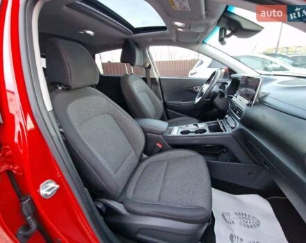 Красный Хендай Kona, объемом двигателя 0 л и пробегом 104 тыс. км за 17800 $, фото 49 на Automoto.ua