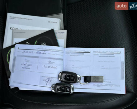Красный Хендай Kona, объемом двигателя 0 л и пробегом 135 тыс. км за 17990 $, фото 61 на Automoto.ua