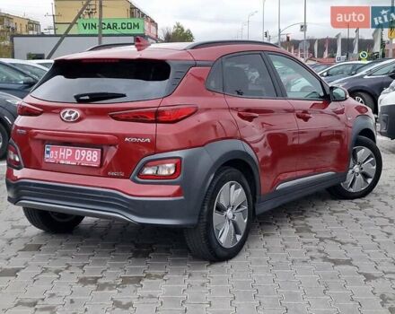 Красный Хендай Kona, объемом двигателя 0 л и пробегом 101 тыс. км за 16200 $, фото 5 на Automoto.ua
