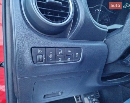 Красный Хендай Kona, объемом двигателя 0 л и пробегом 104 тыс. км за 17800 $, фото 27 на Automoto.ua