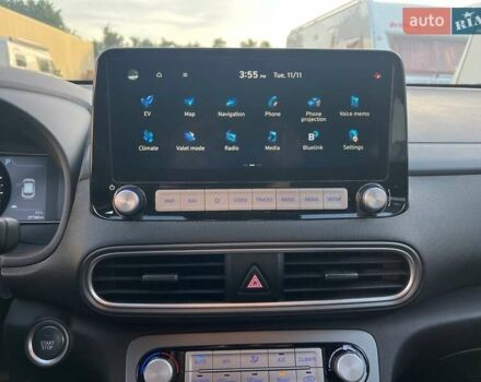 Червоний Хендай Kona, об'ємом двигуна 0 л та пробігом 57 тис. км за 16999 $, фото 13 на Automoto.ua