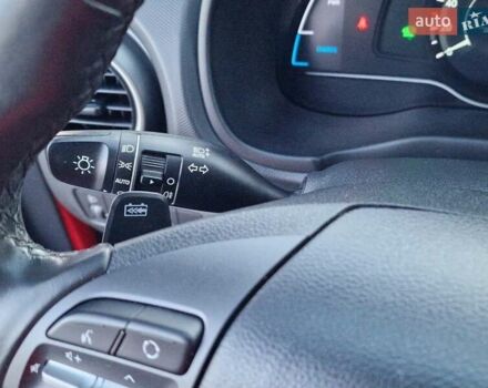 Красный Хендай Kona, объемом двигателя 0 л и пробегом 104 тыс. км за 17800 $, фото 31 на Automoto.ua