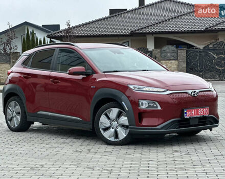 Красный Хендай Kona, объемом двигателя 0 л и пробегом 135 тыс. км за 17990 $, фото 2 на Automoto.ua