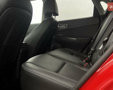 Красный Хендай Kona, объемом двигателя 0 л и пробегом 70 тыс. км за 19917 $, фото 28 на Automoto.ua