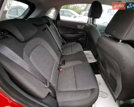 Червоний Хендай Kona, об'ємом двигуна 0 л та пробігом 79 тис. км за 16200 $, фото 43 на Automoto.ua