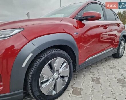 Красный Хендай Kona, объемом двигателя 0 л и пробегом 101 тыс. км за 16200 $, фото 13 на Automoto.ua