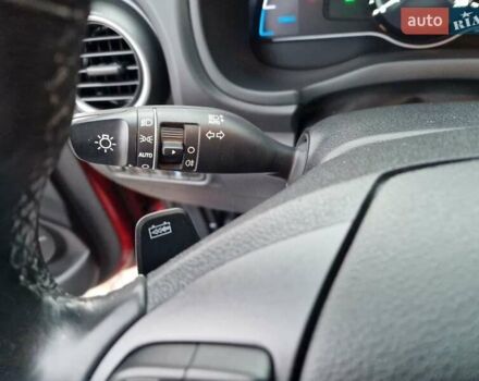 Красный Хендай Kona, объемом двигателя 0 л и пробегом 101 тыс. км за 16200 $, фото 32 на Automoto.ua