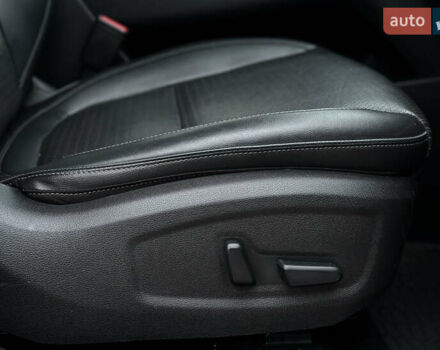 Красный Хендай Kona, объемом двигателя 0 л и пробегом 135 тыс. км за 17990 $, фото 58 на Automoto.ua