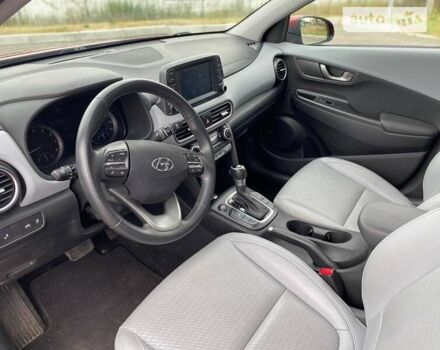 Красный Хендай Kona, объемом двигателя 1.59 л и пробегом 62 тыс. км за 17800 $, фото 2 на Automoto.ua