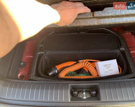 Красный Хендай Kona, объемом двигателя 0 л и пробегом 73 тыс. км за 17000 $, фото 14 на Automoto.ua