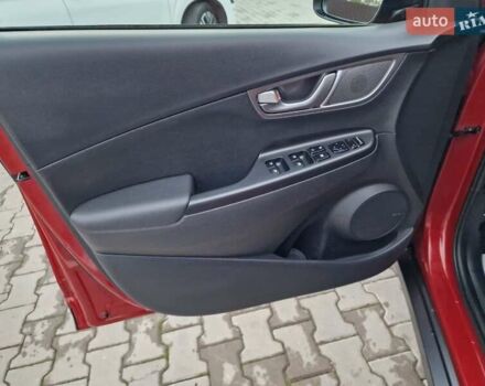 Красный Хендай Kona, объемом двигателя 0 л и пробегом 101 тыс. км за 16200 $, фото 40 на Automoto.ua