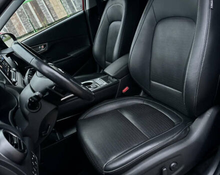 Красный Хендай Kona, объемом двигателя 0 л и пробегом 135 тыс. км за 17990 $, фото 33 на Automoto.ua