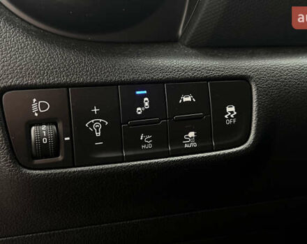 Красный Хендай Kona, объемом двигателя 0 л и пробегом 70 тыс. км за 19917 $, фото 13 на Automoto.ua