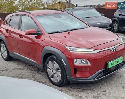 Красный Хендай Kona, объемом двигателя 0 л и пробегом 101 тыс. км за 16200 $, фото 1 на Automoto.ua