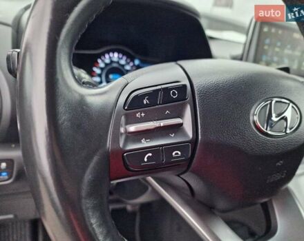 Червоний Хендай Kona, об'ємом двигуна 0 л та пробігом 79 тис. км за 16200 $, фото 29 на Automoto.ua