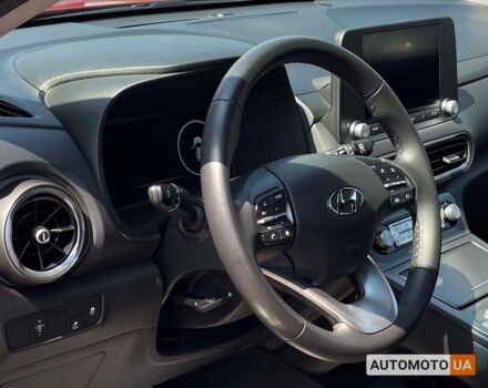 Красный Хендай Kona, объемом двигателя 64 л и пробегом 27 тыс. км за 21500 $, фото 7 на Automoto.ua