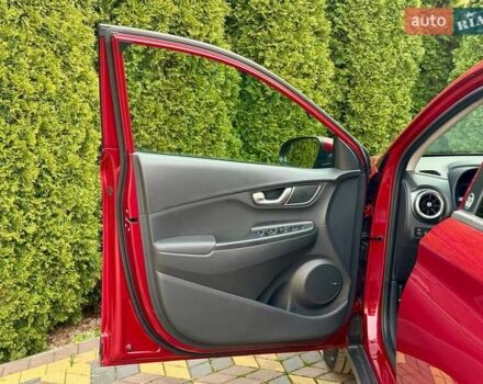 Красный Хендай Kona, объемом двигателя 0 л и пробегом 44 тыс. км за 17000 $, фото 15 на Automoto.ua