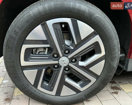 Червоний Хендай Kona, об'ємом двигуна 0 л та пробігом 57 тис. км за 19999 $, фото 45 на Automoto.ua