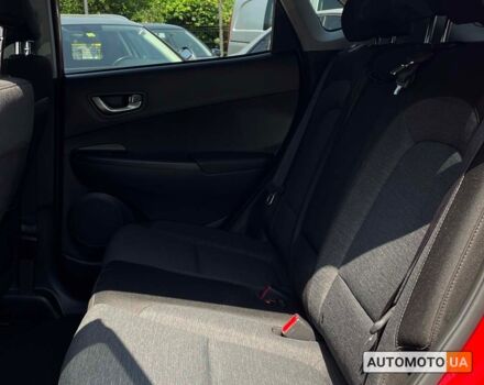 Красный Хендай Kona, объемом двигателя 64 л и пробегом 27 тыс. км за 21500 $, фото 10 на Automoto.ua