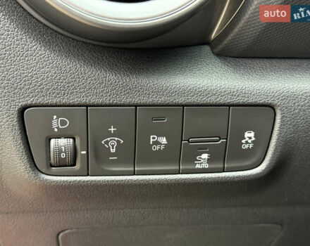 Красный Хендай Kona, объемом двигателя 0 л и пробегом 42 тыс. км за 17300 $, фото 16 на Automoto.ua