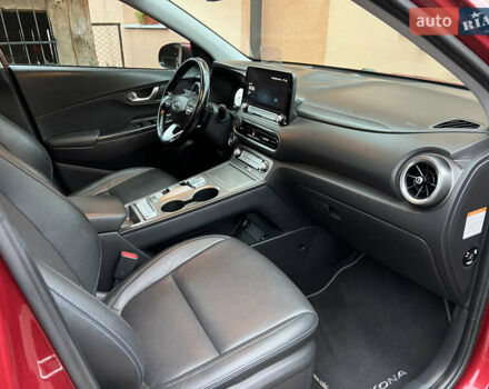 Червоний Хендай Kona, об'ємом двигуна 0 л та пробігом 57 тис. км за 19999 $, фото 20 на Automoto.ua