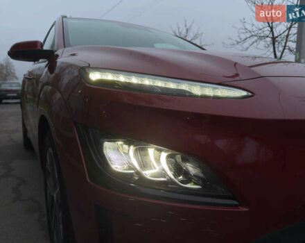 Червоний Хендай Kona, об'ємом двигуна 0 л та пробігом 104 тис. км за 20999 $, фото 9 на Automoto.ua