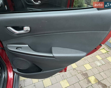 Червоний Хендай Kona, об'ємом двигуна 0 л та пробігом 57 тис. км за 19999 $, фото 37 на Automoto.ua