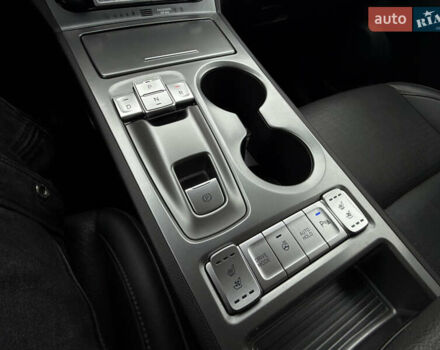 Красный Хендай Kona, объемом двигателя 0 л и пробегом 86 тыс. км за 18600 $, фото 3 на Automoto.ua