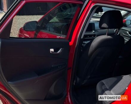 Красный Хендай Kona, объемом двигателя 64 л и пробегом 27 тыс. км за 21500 $, фото 9 на Automoto.ua