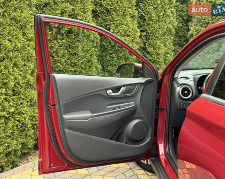 Красный Хендай Kona, объемом двигателя 0 л и пробегом 42 тыс. км за 17300 $, фото 13 на Automoto.ua