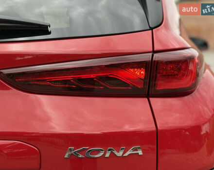Червоний Хендай Kona, об'ємом двигуна 0 л та пробігом 80 тис. км за 18800 $, фото 13 на Automoto.ua