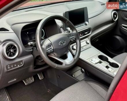 Красный Хендай Kona, объемом двигателя 0 л и пробегом 33 тыс. км за 16999 $, фото 18 на Automoto.ua