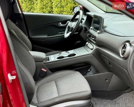 Красный Хендай Kona, объемом двигателя 0 л и пробегом 33 тыс. км за 16999 $, фото 23 на Automoto.ua