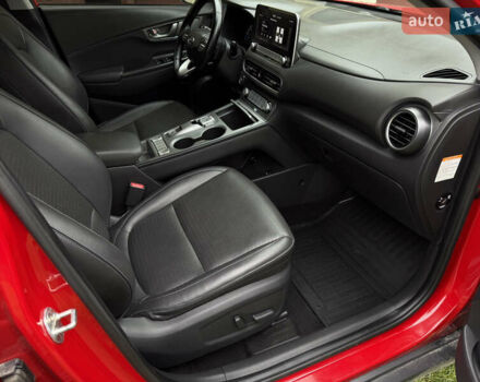 Червоний Хендай Kona, об'ємом двигуна 0 л та пробігом 80 тис. км за 18800 $, фото 31 на Automoto.ua
