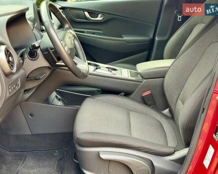 Красный Хендай Kona, объемом двигателя 0 л и пробегом 44 тыс. км за 17000 $, фото 19 на Automoto.ua