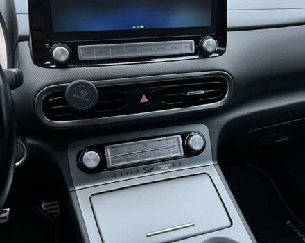 Червоний Хендай Kona, об'ємом двигуна 0 л та пробігом 57 тис. км за 19999 $, фото 30 на Automoto.ua