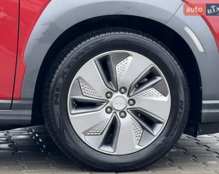 Красный Хендай Kona, объемом двигателя 0 л и пробегом 86 тыс. км за 18400 $, фото 12 на Automoto.ua