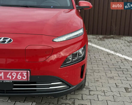 Червоний Хендай Kona, об'ємом двигуна 0 л та пробігом 26 тис. км за 18200 $, фото 4 на Automoto.ua