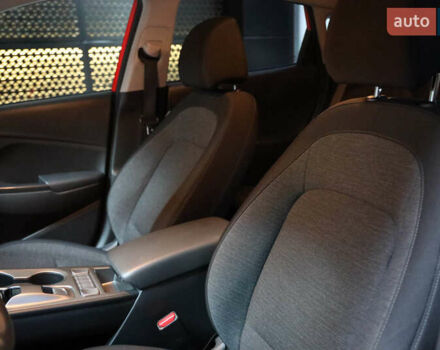 Красный Хендай Kona, объемом двигателя 0 л и пробегом 53 тыс. км за 17500 $, фото 17 на Automoto.ua