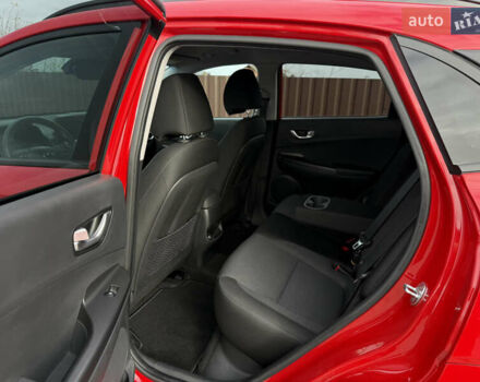 Червоний Хендай Kona, об'ємом двигуна 0 л та пробігом 26 тис. км за 18200 $, фото 17 на Automoto.ua