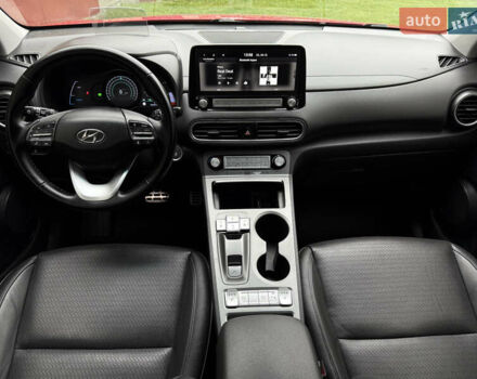 Червоний Хендай Kona, об'ємом двигуна 0 л та пробігом 80 тис. км за 18800 $, фото 27 на Automoto.ua